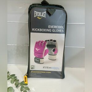 Brand New Everlast EverCool Kickboxing Training Gloves 4403P Pink, White & Black